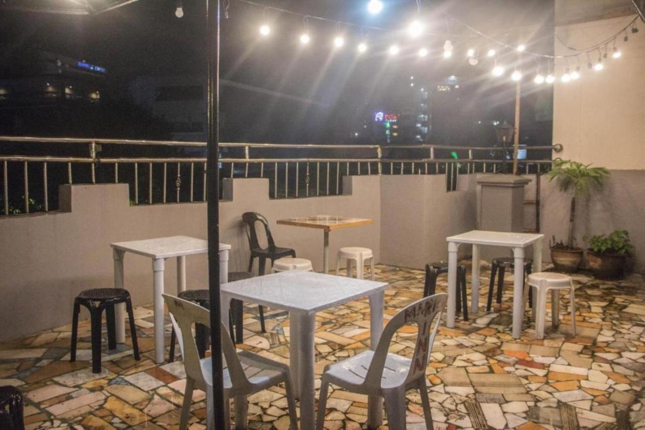 Bunks Hostel (Adults Only) Cebu Екстериор снимка